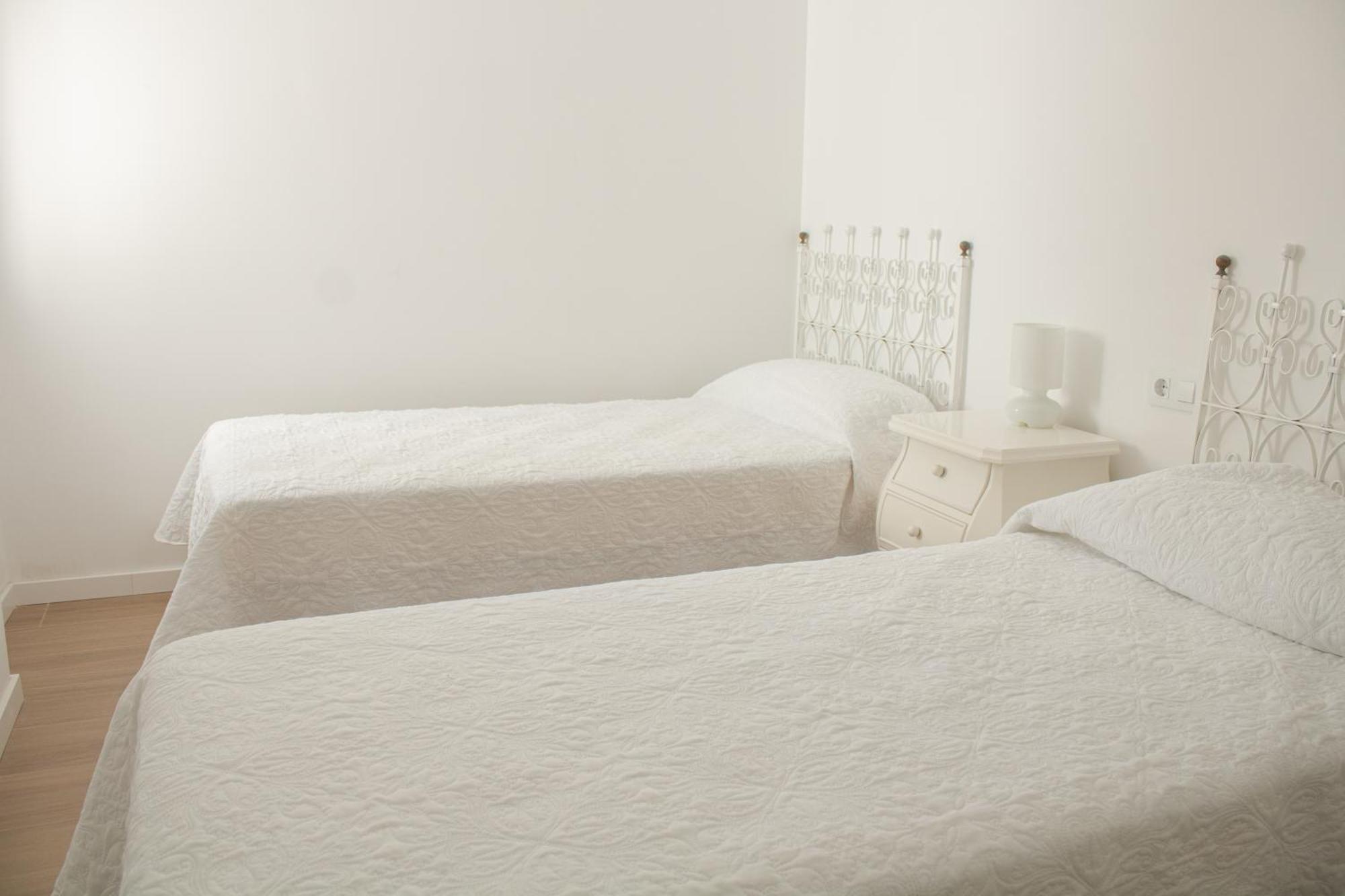 Precioso Apartamento En 1º Linea De La Playa De Gandia Solo Familias Eksteriør bilde